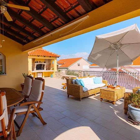 House 4 You Lumbarda Bagian luar foto