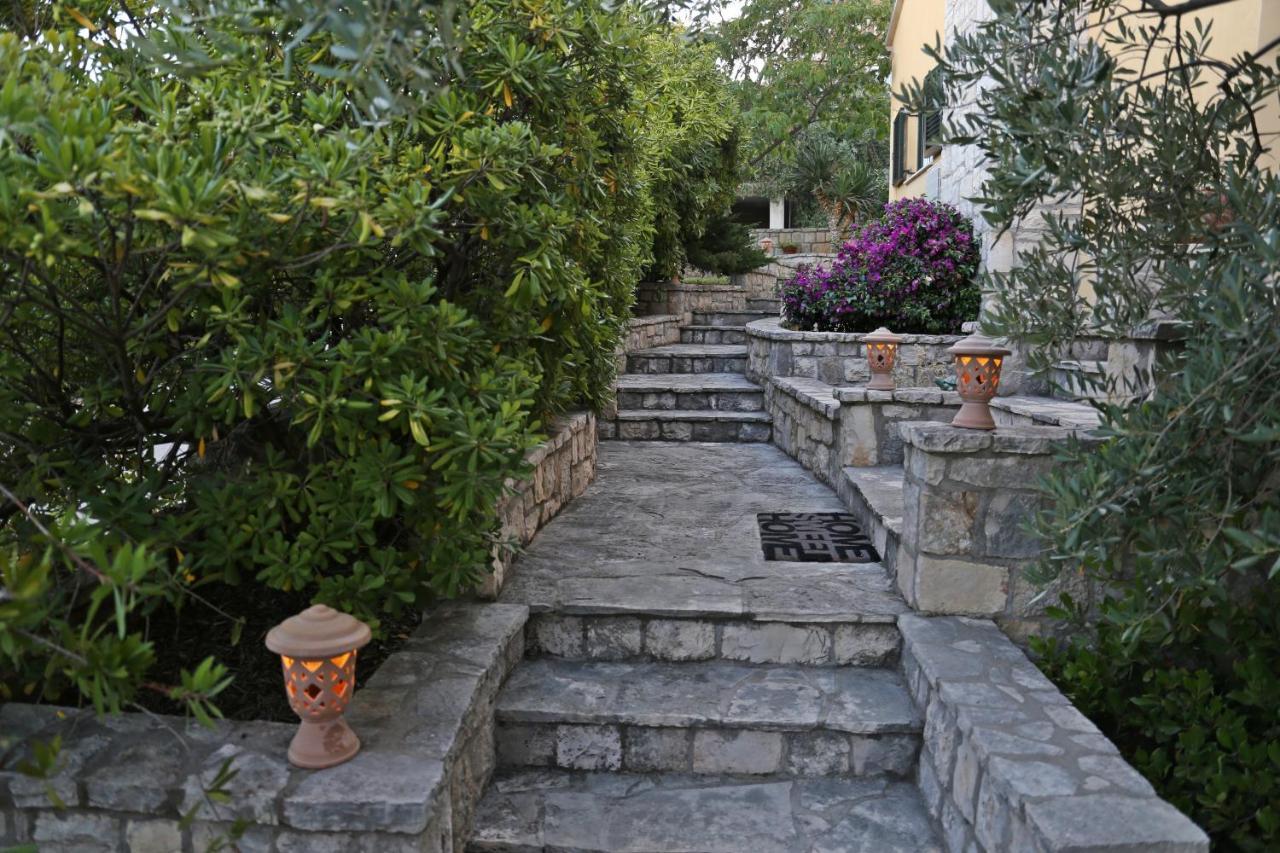 House 4 You Lumbarda Bagian luar foto